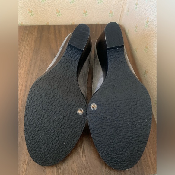 New Michael Kors Wendi Moccasin Pumps in Grey, Size 8 1/2 - Picture 6 of 9